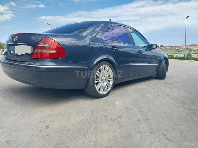 Mercedes E 220-13