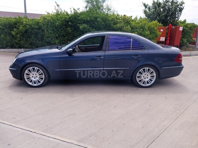 Mercedes E 220-2