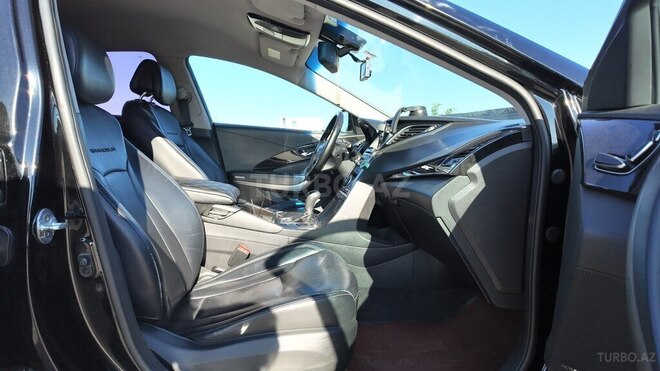 Hyundai Grandeur-18