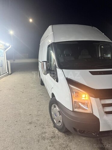 Ford Transit-5