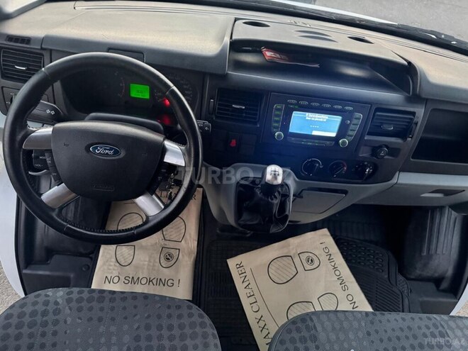 Ford Transit-4