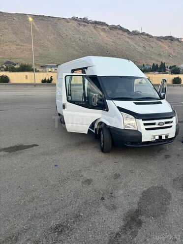 Ford Transit-3