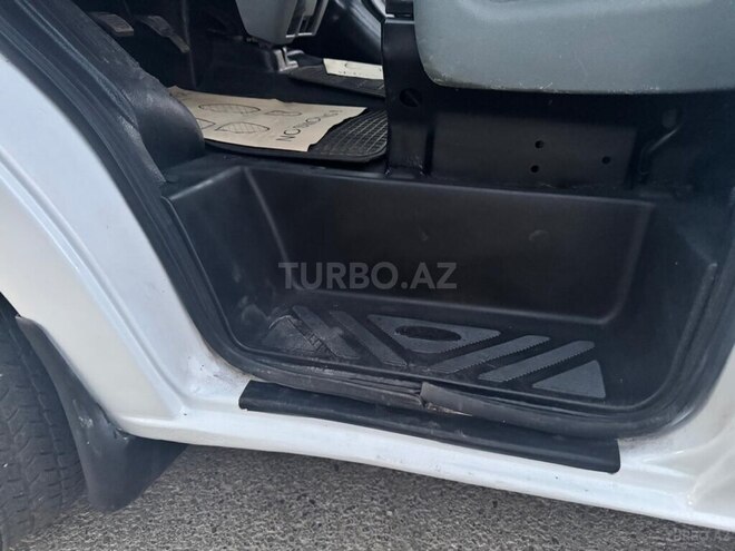 Ford Transit-8