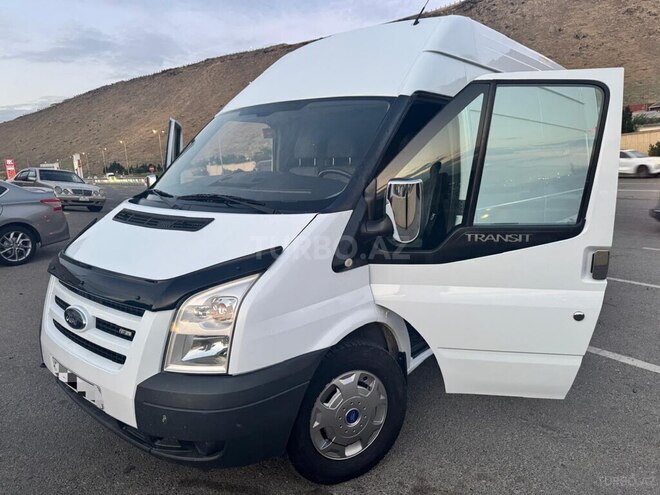 Ford Transit-7