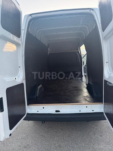 Ford Transit-10