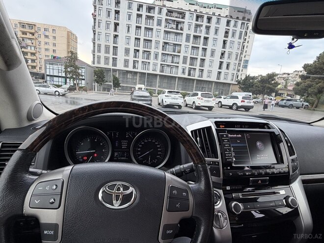 Toyota Land Cruiser-4