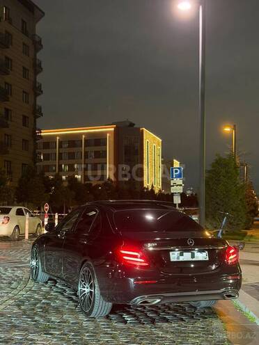 Mercedes E 300-5