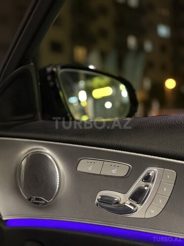 Mercedes E 300-10