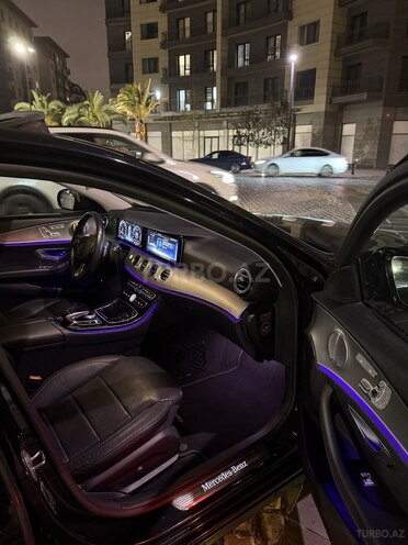 Mercedes E 300-9