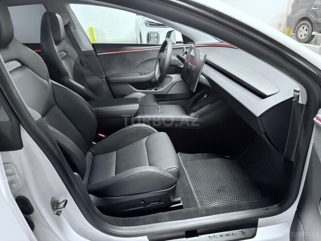 Tesla Model 3-12
