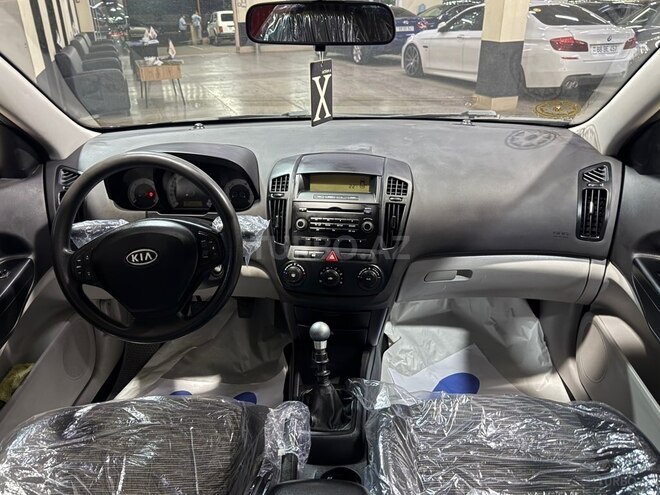 Kia Ceed-11