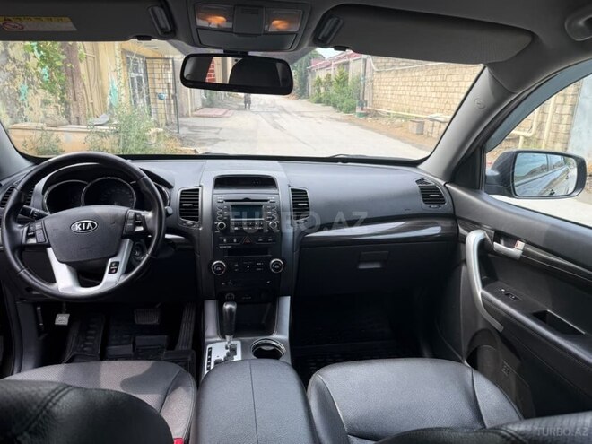 Kia Sorento-12