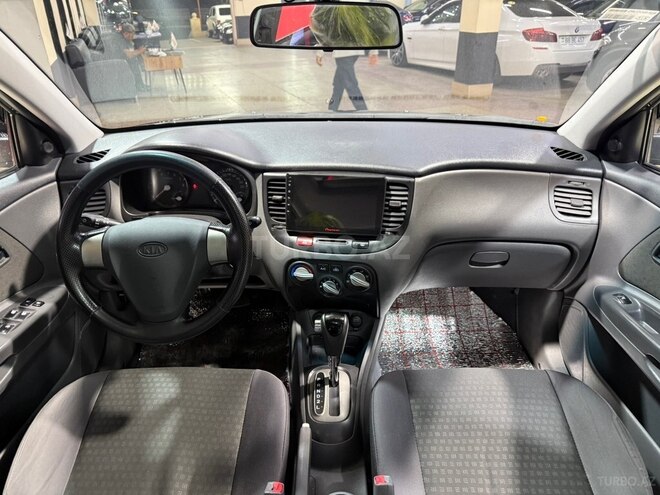 Kia Rio-12
