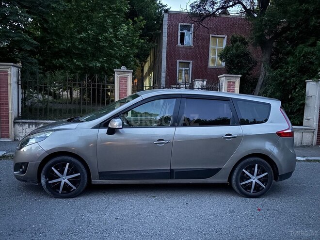 Renault Scenic-2