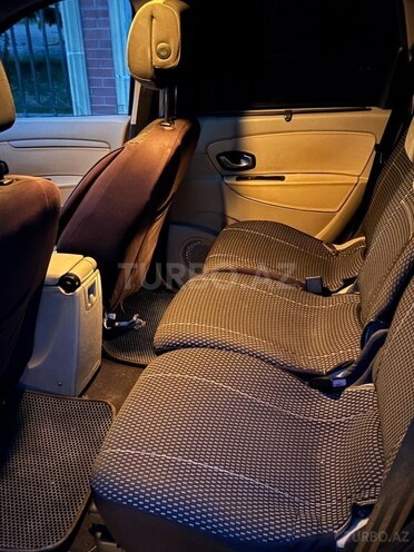 Renault Scenic-4