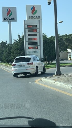 Audi Q7-3