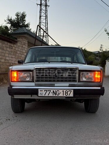 LADA (VAZ) 2107-1