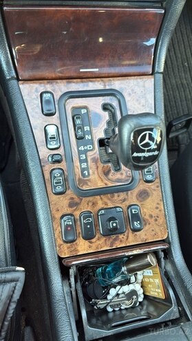 Mercedes E 240-3