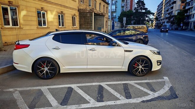 Kia K5-4
