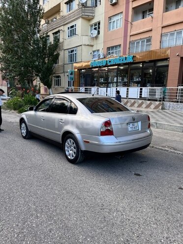 Volkswagen Passat-8