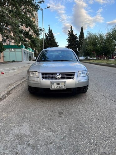 Volkswagen Passat-1