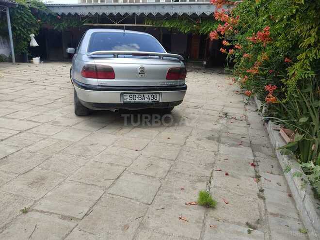Opel Omega-12