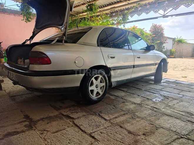 Opel Omega-8