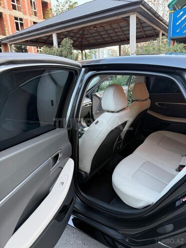 Hyundai Sonata-12