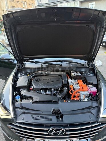 Hyundai Sonata-16