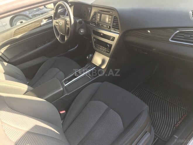 Hyundai Sonata-4