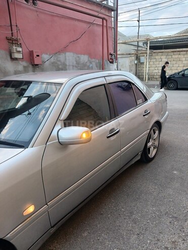 Mercedes C 180-9