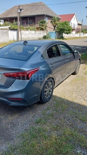 Hyundai Accent-2
