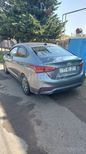 Hyundai Accent-4