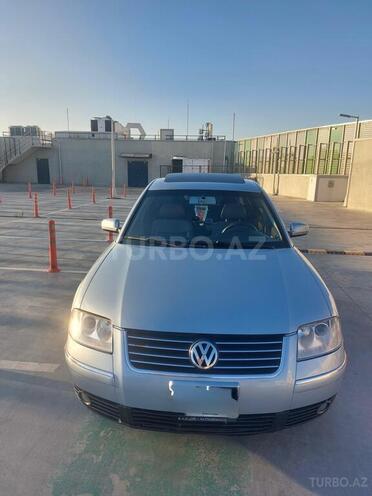 Volkswagen Passat-1