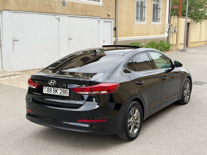 Hyundai Elantra-4