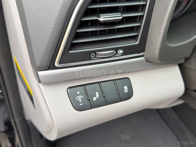 Hyundai Elantra-15