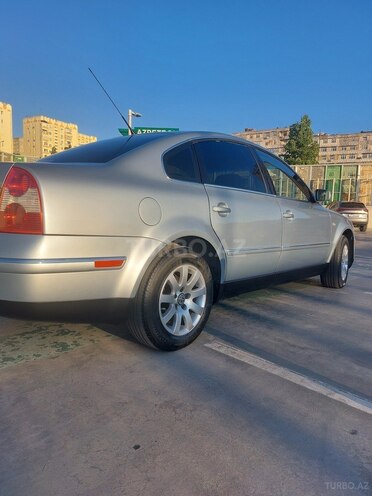 Volkswagen Passat-8