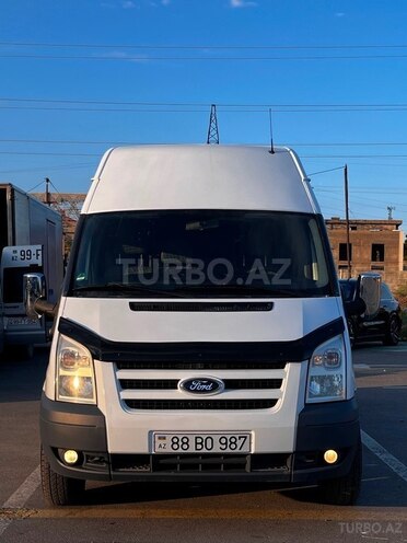 Ford Transit-3