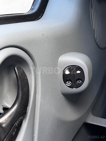 Ford Transit-17