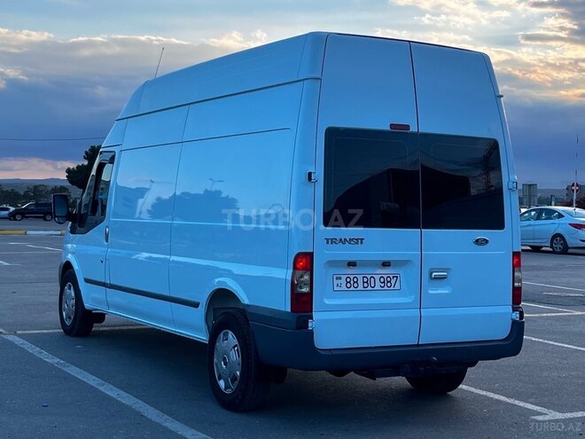 Ford Transit-7