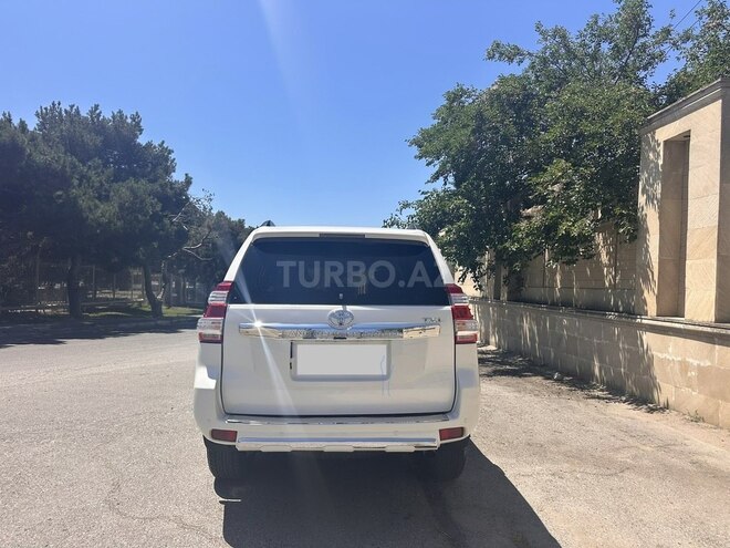 Toyota Land Cruiser Prado-6