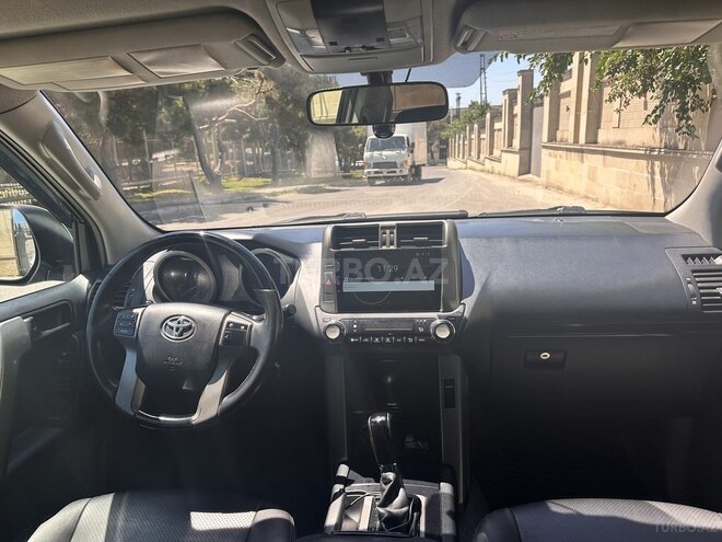 Toyota Land Cruiser Prado-8