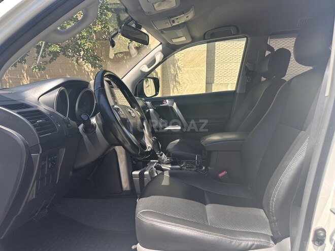 Toyota Land Cruiser Prado-10