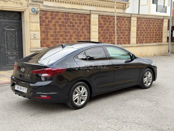 Hyundai Elantra-7