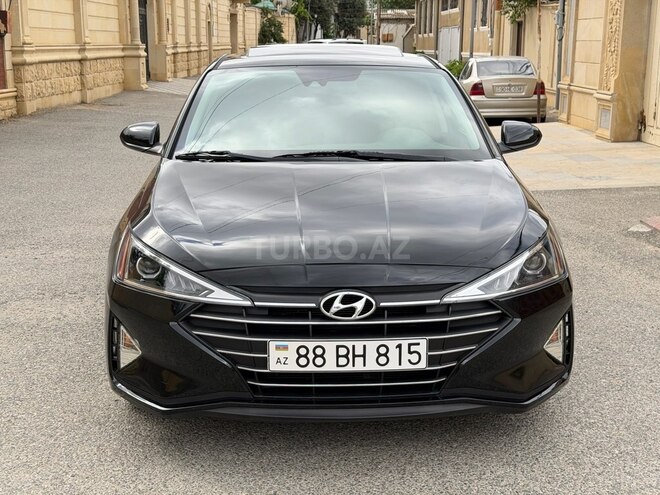Hyundai Elantra-1