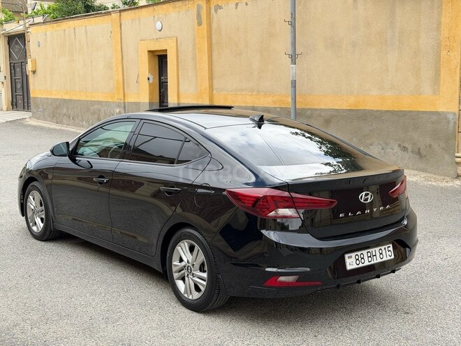 Hyundai Elantra-6