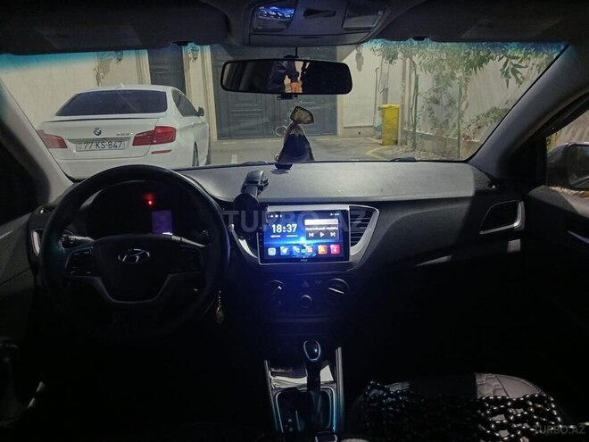 Hyundai Accent-5