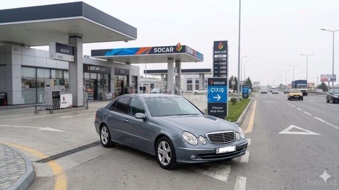 Mercedes E 220-2