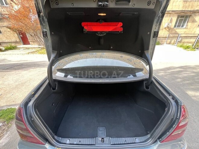 Mercedes E 220-10
