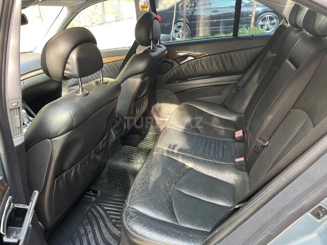 Mercedes E 220-13